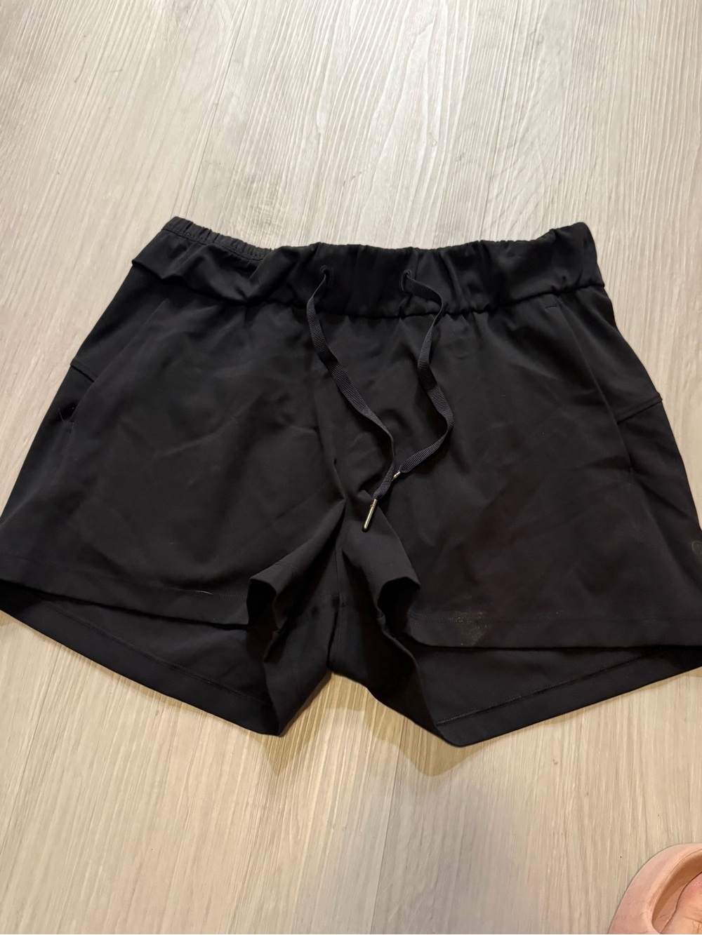 Lululemon On the Fly Shorts Black Size 4 Drawstring Athletic Shorts